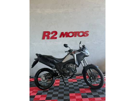 HONDA XRE 300 SAHARA HONDA XRE 300 SAHARA